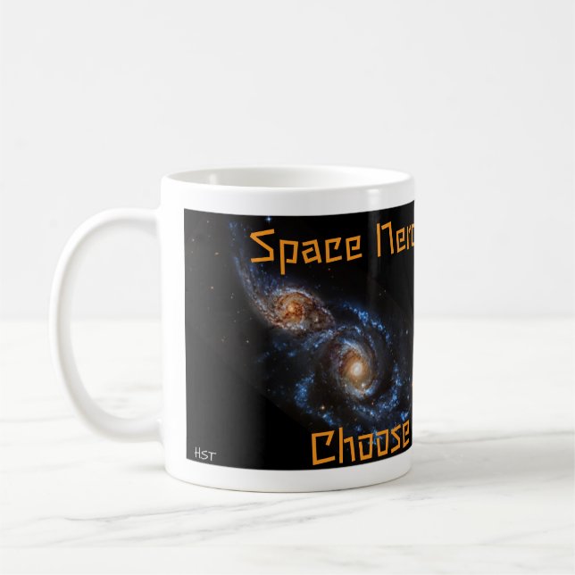 Tasse mit "Bandenfarben" von HST & JWST (Links)