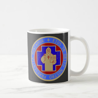 Tasse mit beiden Gesichtern der Medaille St.