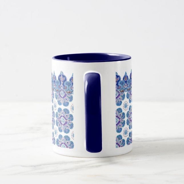 Tasse mit blauem und lila Design (Griff)