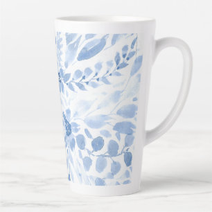 Tasse mit blauen und weißen Blume