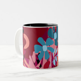 Tasse mit Blumenmotiv