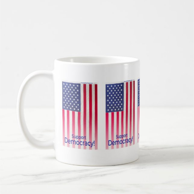 Tasse mit der Flag-Meldung "Support Democracy" (Links)