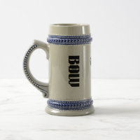 Tasse mit einem süßen Bubu und einer Schleife auf