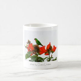 Tasse mit exotischem tropischem grünem und orange