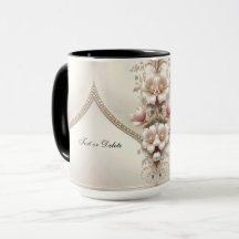 Tasse mit floralen und Perlenverzierungen