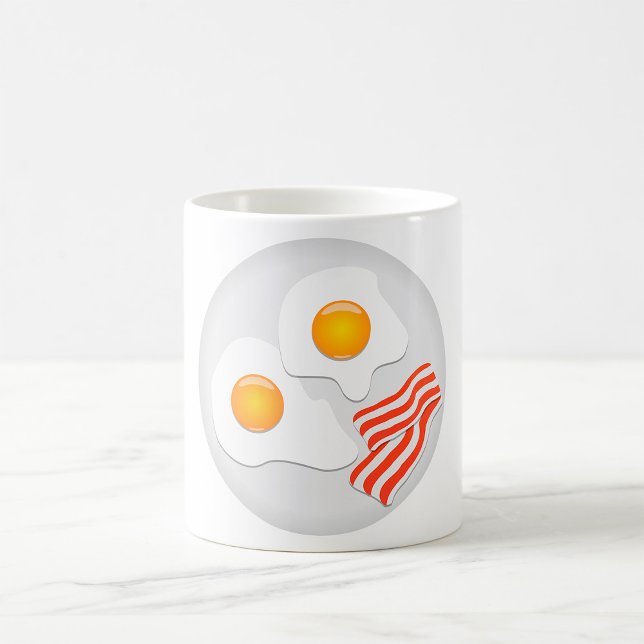 Tasse mit frittierten Eiern und Frühstücksbüffet (Von Creator hochgeladen)