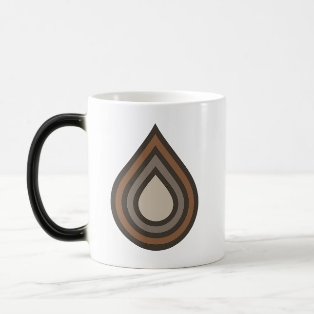 Tasse mit geschichteter Kunst (Links)