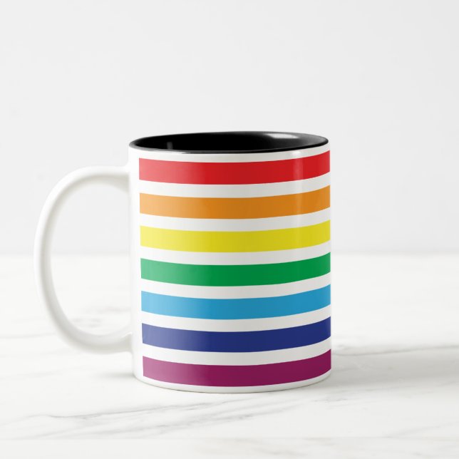 Tasse mit gestreifter Regenbogenflagge (Links)