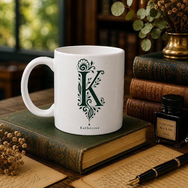 Tasse mit Linolschnitt-Buchstabe K und personalisi (Von Creator hochgeladen)