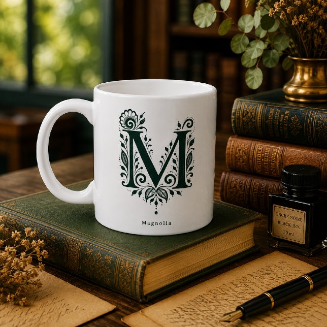 Tasse mit Linolschnitt-Buchstabe M und personalisi (Von Creator hochgeladen)