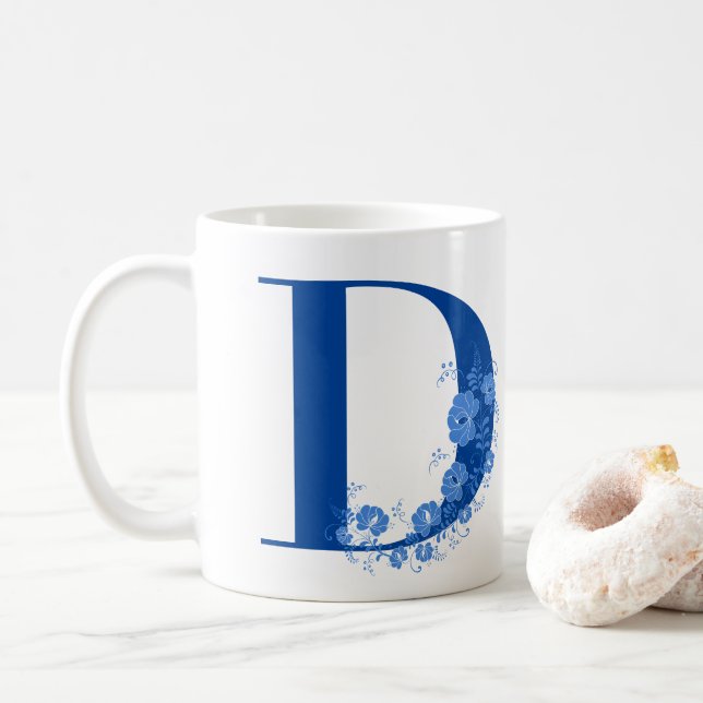 Tasse mit Monogramm Floral Letter D (Mit Donut)