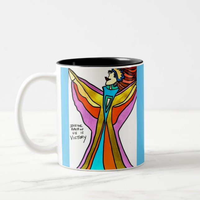 Tasse mit Pop-Kunst und positivem Ambiente (Links)