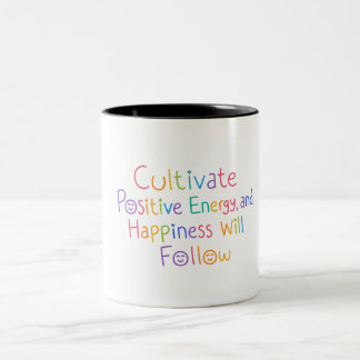 Tasse mit positivem Energie-Zitat