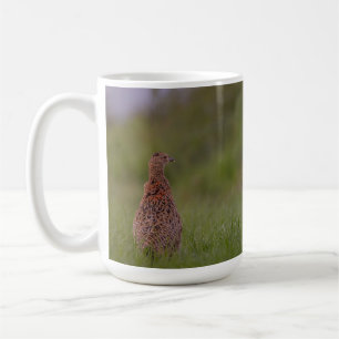 Tasse mit süßer Fasanenmutter und Kinder