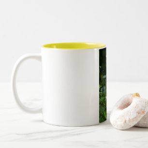 Tasse mit Zweifarben-Design Vorlage