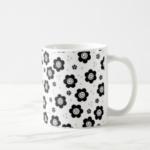 Tasse niedlicher Schwarz-weißer Blume