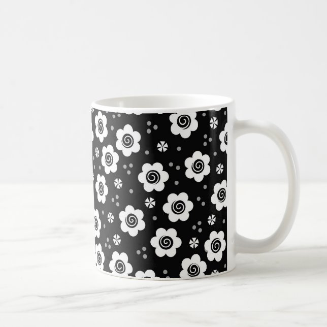 Tasse niedlicher Schwarz-weißer Blume (Rechts)