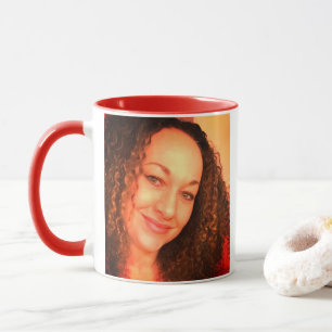 Tasse Rachel Dolezal mit rotem Griff