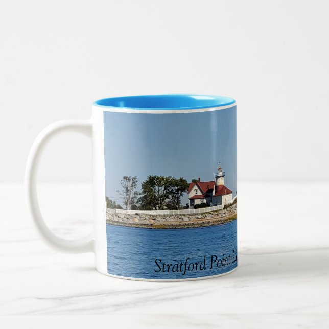 Tasse: Stratford Point Lighthouse, Stratford, CT Zweifarbige Tasse (Links)