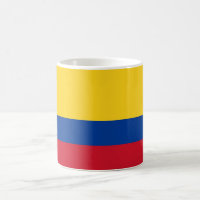 Tasse unter kolumbianischer Flagge