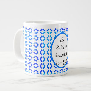 Tasse von blauem und weißem Inspirationsangebot