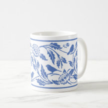 Tasse von Blauem und Weißem Vogel und Blume
