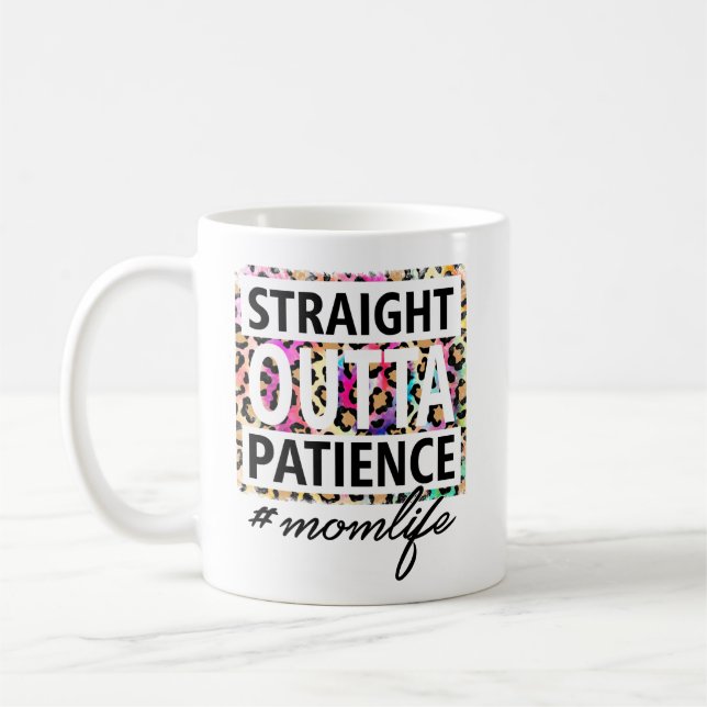 Tasse von MomLife-Momenten in der direkten Outta-P (Links)
