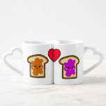 Tasse von PB & J Lovers<br><div class="desc">Ein super kawaii Geschenk für die PB an Ihren J! Im vorderen Teil der Tasse, die sich zu den Liebhabern der Verbindung verbinden, befindet sich ein Toast mit Erdnussbutter und ein Geleetoast mit Herzenslust in der Mitte. Auf der Rückseite lauten die Tasse: "Wir gehen zusammen... wie Peanut Butter & Jelly."...</div>