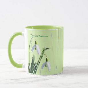 Tasse von Schneefall-Blume