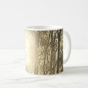 Tasse von Sonne und Bäumen
