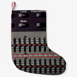 Tasten auf einem Tonmischer im Aufnahmestudio. Kleiner Weihnachtsstrumpf