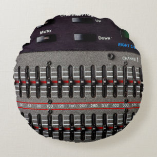 Tasten auf einem Tonmischer im Aufnahmestudio. Rundes Kissen