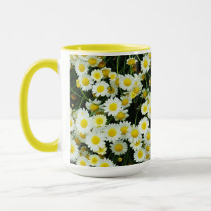 Tasten der Gelben Dainty Daisy-Blume, Tasse