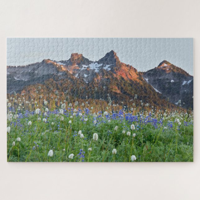 Tatoosh-Bereich und Wildblumen | Rainier Puzzle (Horizontal)