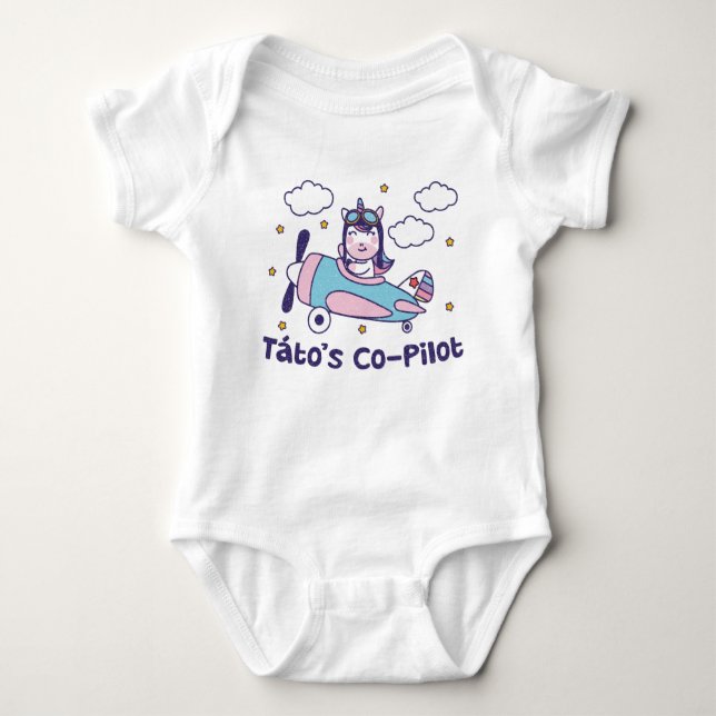 Tátos Co-Pilot - Einhornflugzeug Baby Strampler (Vorderseite)