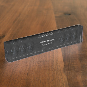Tätowierer Gothic Schwarz Dark Academia Totenkopf Namensplakette