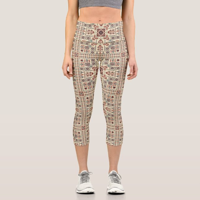 Tatreez pattern, beige geometric ornament capri leggings (Vorderseite)