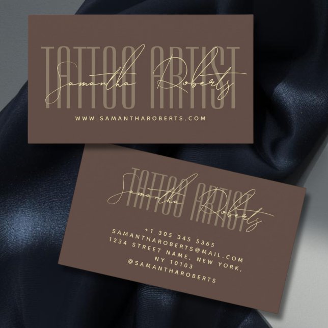 Tattoo artist modern typography script brown visitenkarte (Von Creator hochgeladen)