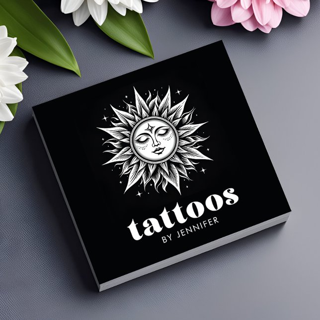 Tattoo Artist Moderner schwarz-weißer QR-Code Quadratische Visitenkarte (Von Creator hochgeladen)