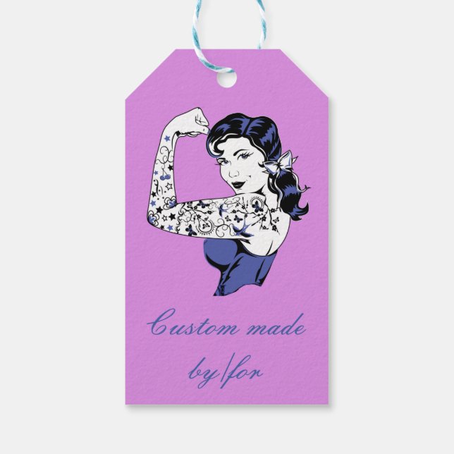 Tattoo Girl Arm Up Thunder_Cove Geschenkanhänger (Rückseite)