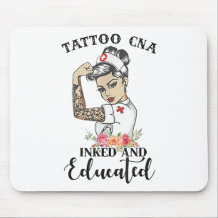 Tattoo kann eine starke und gut ausgebildete Frau Mousepad