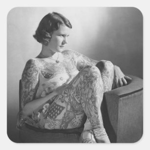 Tattooed Sailor Girl Vintages B&W Foto  Quadratischer Aufkleber