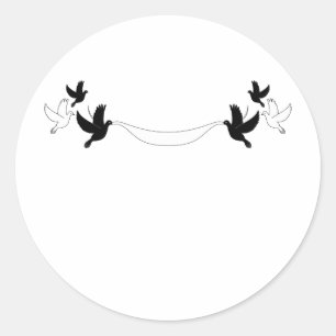 Tauben, die Fahnen-Aufkleber tragen Runder Aufkleber