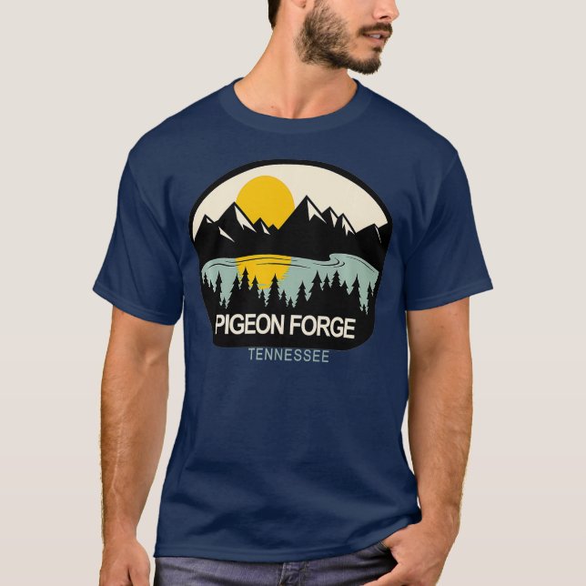 Taubenschmiede Tennessee Berg Sonnenaufgang T-Shirt (Vorderseite)