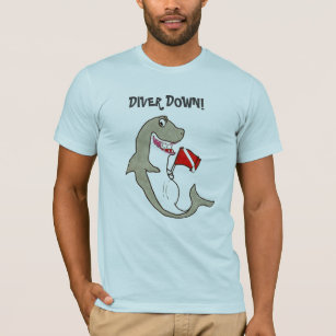 Taucher-unten fetter glücklicher Haifisch T-Shirt