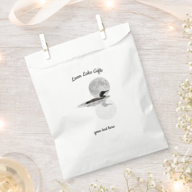 Tauchervogel unter Vollmond Geschenktütchen (Ausgeschnitten)