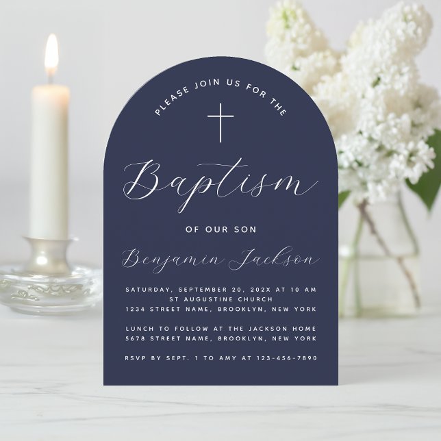 Taufe Arch Navy Blue Boy Christening Script Einladung (Von Creator hochgeladen)