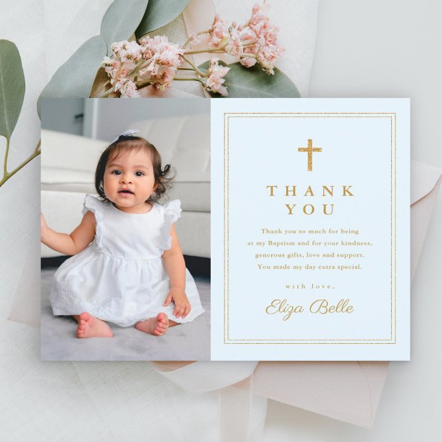 Taufe zum klassischen Gold Cross Religious Foto Dankeskarte (Simple boys photo baptism thank you card with gold cross.)