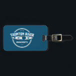 Taunton River Massachusetts Kayaking Gepäckanhänger<br><div class="desc">Der Fluss Taunton fließt frei ohne Dämme oder andere Staudämme von seiner Entstehung am Zusammenfluss von Matfield und Town River in Bridgewater bis zu einem Punkt 40 Meilen flussabwärts,  wo er in die Mount Hope Bay einmündet.</div>