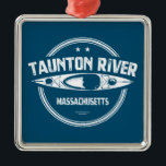 Taunton River Massachusetts Kayaking Ornament Aus Metall<br><div class="desc">Der Fluss Taunton fließt frei ohne Dämme oder andere Staudämme von seiner Entstehung am Zusammenfluss von Matfield und Town River in Bridgewater bis zu einem Punkt 40 Meilen flussabwärts,  wo er in die Mount Hope Bay einmündet.</div>